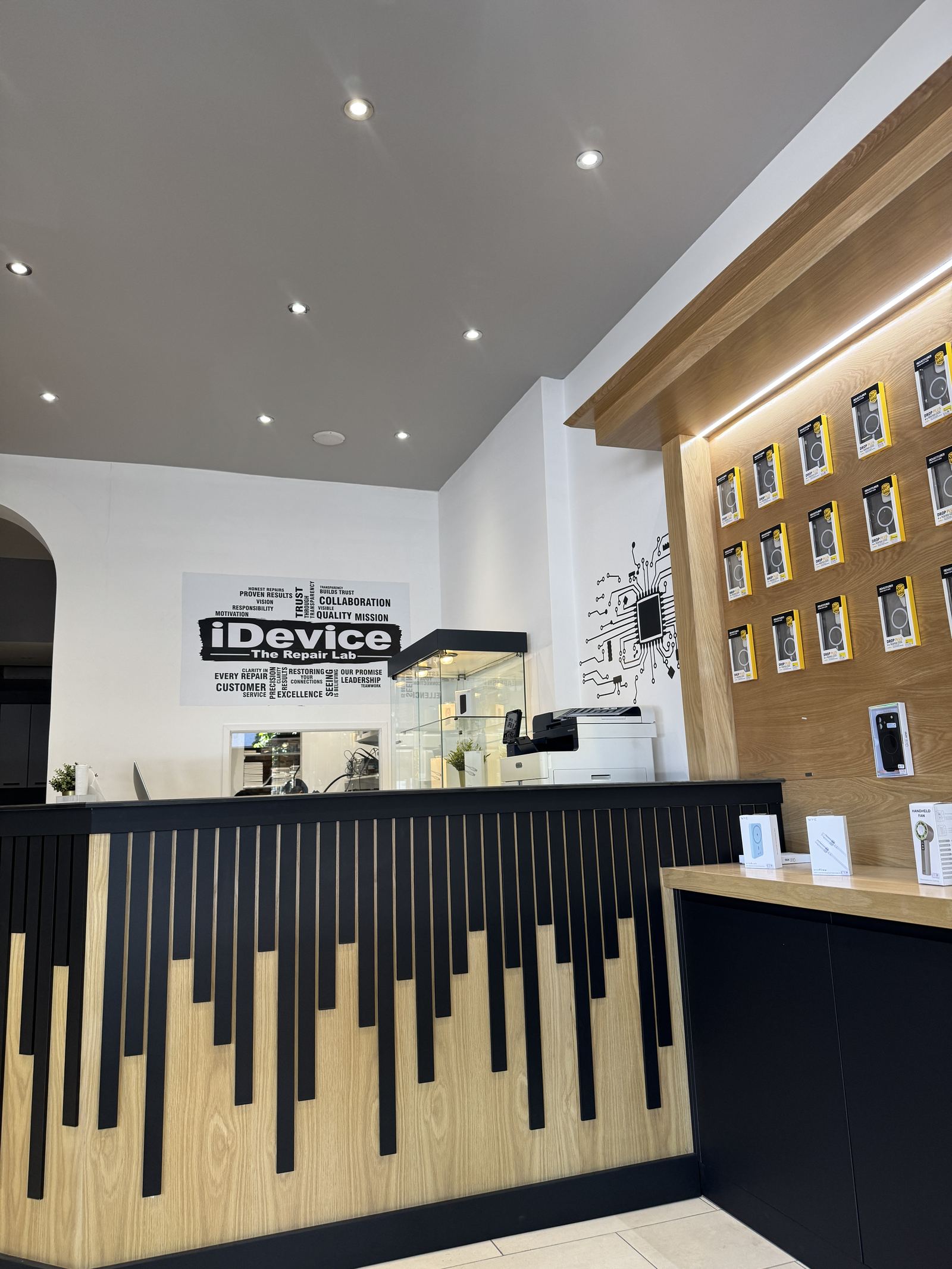 iDevice Repair Lab shop reception and workstation